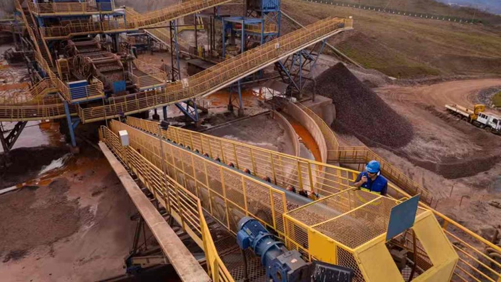 Com investimento previsto de R$ 3,5 bilhões, Cedro vai ampliar mina em Mariana e projeta mais de mil empregos diretos e indiretos Com investimento previsto de R$ 3,5 bilhões, Cedro vai ampliar mina em Mariana e projeta mais de mil empregos diretos e indiretos