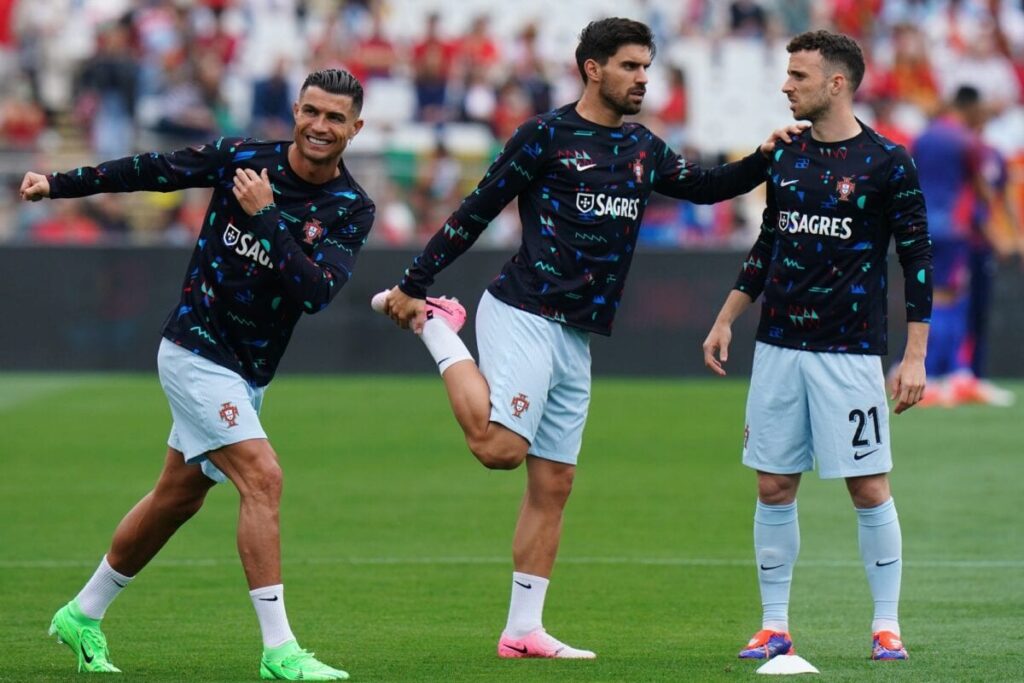 Cristiano Ronaldo pede punição a torcedores por provocação a Rúben Neves