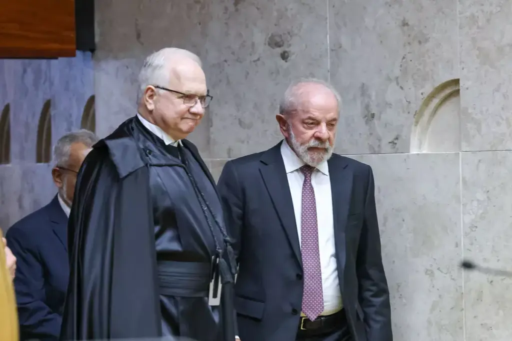 Lula procura ministros do STF e conversa sobre caso Moraes após divulgação de mensagens Lula procura ministros do STF e conversa sobre caso Moraes após divulgação de mensagens