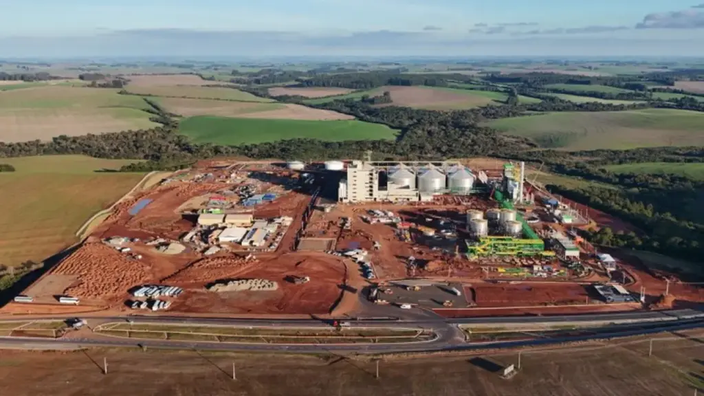 Fábrica de etanol de trigo da Be8 chega a 80% das obras em Passo Fundo e prevê produzir 210 milhões de litros por ano a partir de março de 2027