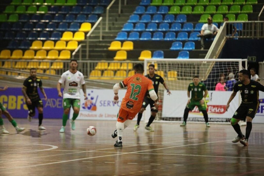 Fluminense da Bahia e Quinari perdem na estreia da Copa Norte de Futsal