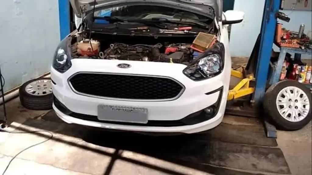 Proprietário de Ford Ka com 136 mil quilômetros leva o carro para trocar a correia banhada a óleo, mecânico encontra pequenas trincas no componente e manutenção preventiva termina com motor funcionando normalmente, nenhuma luz de alerta no painel e conta total de R$ 4.445 Proprietário de Ford Ka com 136 mil quilômetros leva o carro para trocar a correia banhada a óleo, mecânico encontra pequenas trincas no componente e manutenção preventiva termina com motor funcionando normalmente, nenhuma luz de alerta no painel e conta total de R$ 4.445