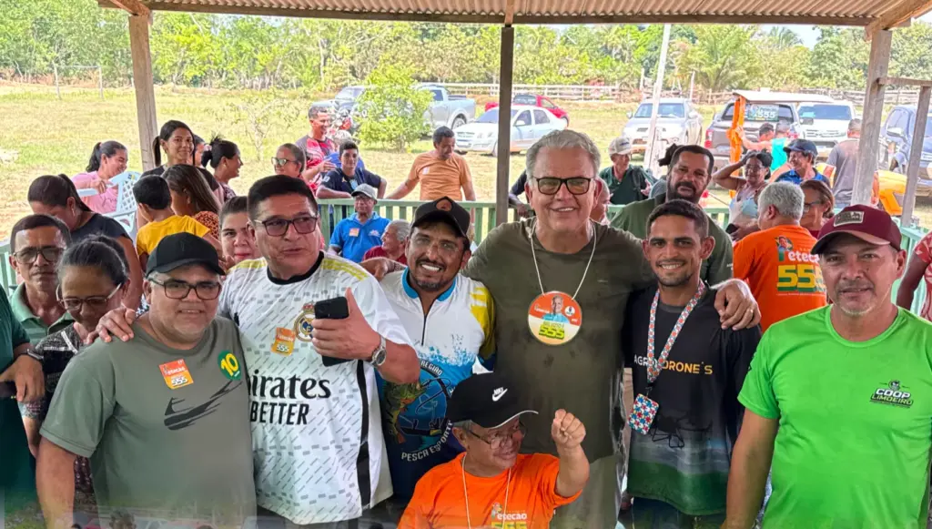 Petecão leva investimentos ao campo, recebe apoio de produtores e anuncia R$ 1 milhão no Limoeiro Petecão leva investimentos ao campo, recebe apoio de produtores e anuncia R$ 1 milhão no Limoeiro