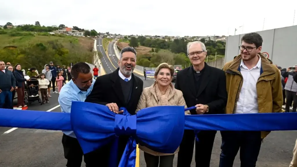Moradora que esperou cerca de 50 anos por uma rua em Ponta Grossa vê o trajeto entre os bairros Órfãs e Boa Vista cair de 6,7 quilômetros para menos de 1, e os 11 minutos de carro virarem 2 na abertura da ligação