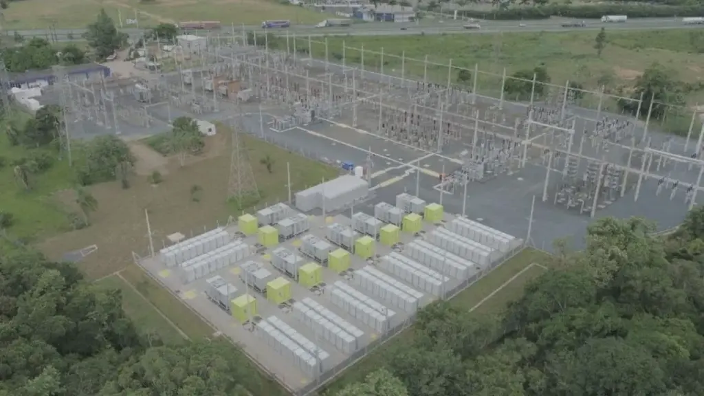 Trabalhadores do setor elétrico entram no primeiro leilão brasileiro de baterias na transmissão, com R$ 12,9 bilhões em investimentos e 29,5 mil empregos previstos