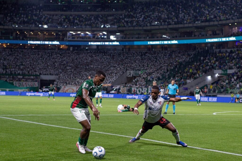 Palmeiras enfrenta LDU em Quito em busca de vaga nas semifinais da Libertadores