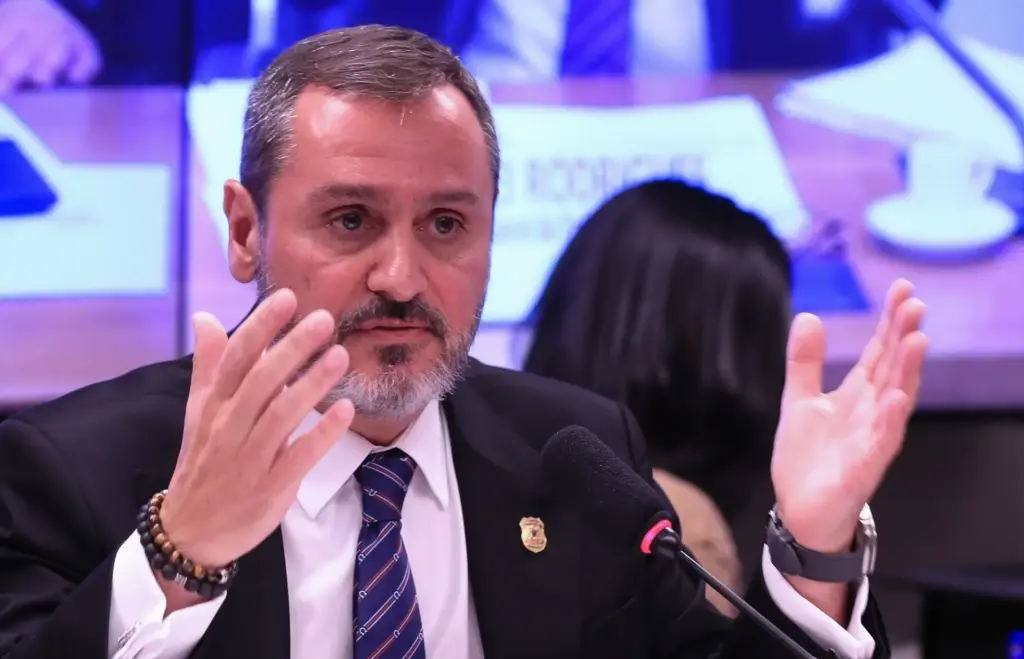 Caso Master: Mendonça determina afastamento do diretor-geral da PF Andrei Rodrigues