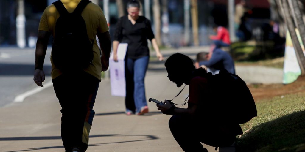 Percentual de jovens nem-nem no Brasil cai para 22,4%, mostra estudo Percentual de jovens nem-nem no Brasil cai para 22,4%, mostra estudo