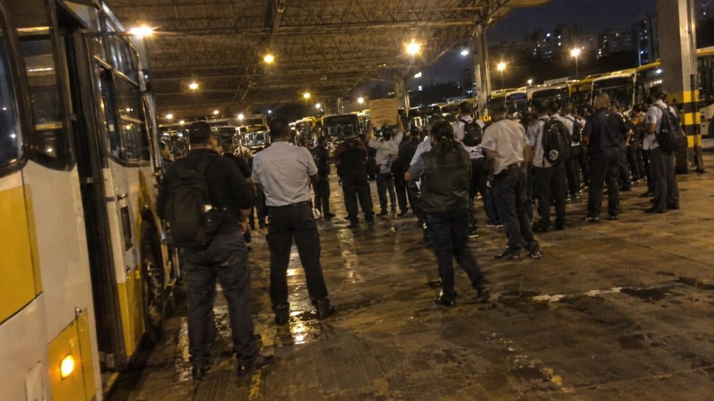 “Paralisação de ônibus” pode atingir capitais nesta terça (22) se Senado não votar fim da escala 6×1 “Paralisação de ônibus” pode atingir capitais nesta terça (22) se Senado não votar fim da escala 6×1