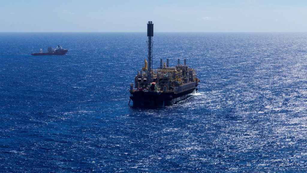 Petrobras negocia FPSO de US$ 2,29 bilhões com a Yinson para ampliar operação em Albacora