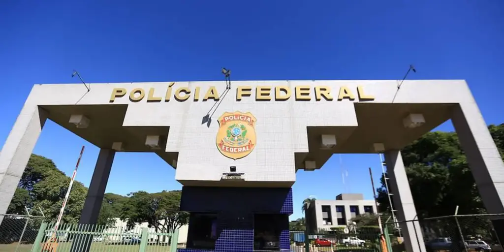 Sindicato de servidores da PF manifesta apoio a diretores afastados Sindicato de servidores da PF manifesta apoio a diretores afastados