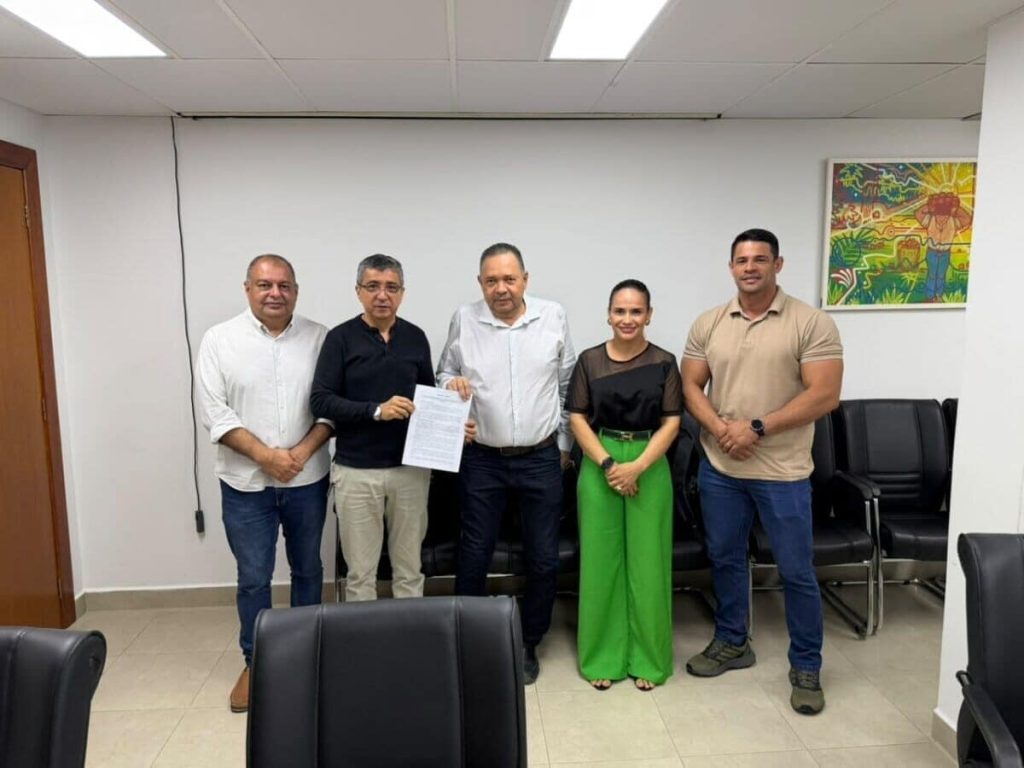 Manoel Moraes discute fortalecimento do COMPRAC na LDO com indústrias Manoel Moraes discute fortalecimento do COMPRAC na LDO com indústrias