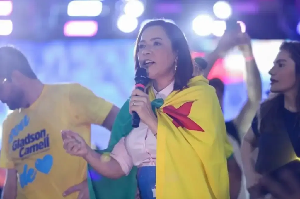 Republicanos acusa governadora de usar servidora para “afazeres domésticos” Republicanos acusa governadora de usar servidora para “afazeres domésticos”