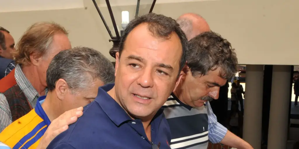 Cabral é condenado por esquema de regalias durante prisão no Rio