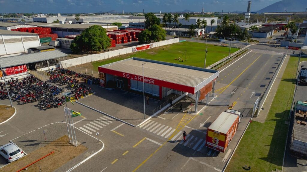 Trabalhadores de níveis fundamental, médio, técnico e superior têm 5 seleções abertas na Solar Coca-Cola para produção, manutenção e logística em 4 cidades