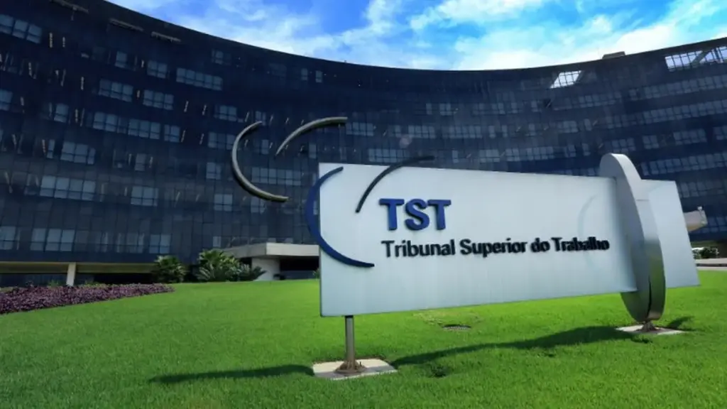 Doméstica com surdez profunda passou cerca de 40 anos trabalhando de graça na casa de um desembargador em Florianópolis, e agora o presidente do TST devolveu o nome da patroa à lista suja do trabalho escravo