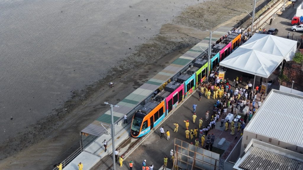 ANPTrilhos aponta 174,2 quilômetros de metrôs, trens e VLTs em obras no Brasil no primeiro semestre de 2026, em 17 empreendimentos com 115 novas estações e paradas, e São Paulo concentra 80,7 km em sete empreendimentos, segundo o balanço do setor