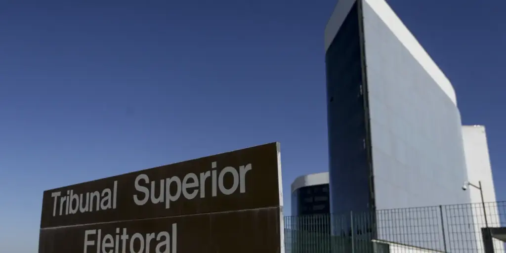TSE rejeita ação para derrubar imagem de Bolsonaro feita por IA TSE rejeita ação para derrubar imagem de Bolsonaro feita por IA