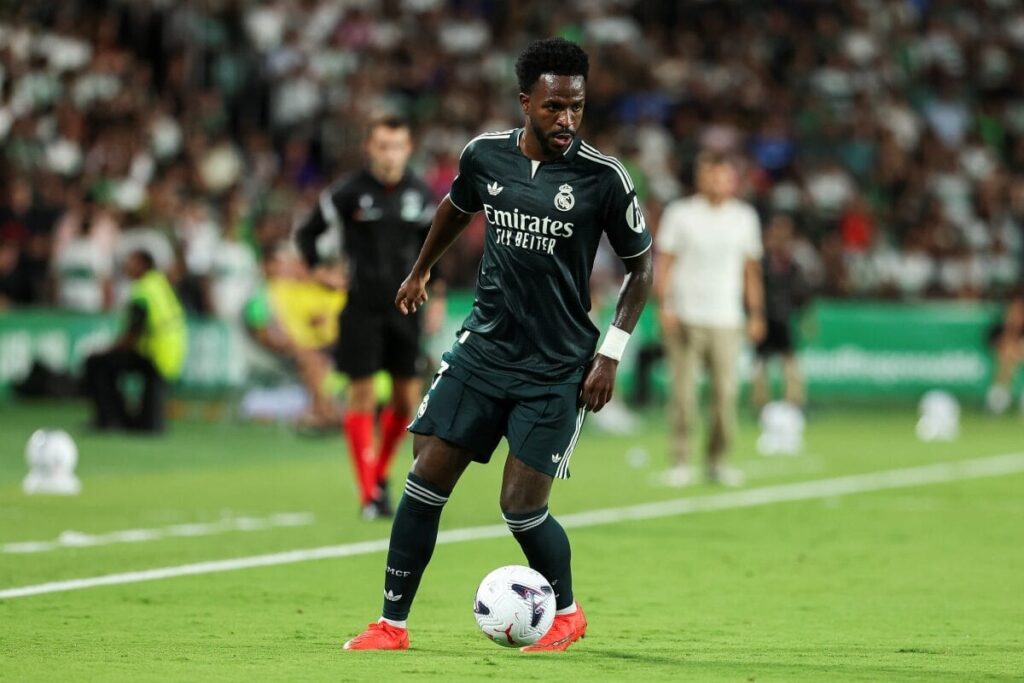 Vini Jr. reconhece má atuação após vitória do Real Madrid sobre Elche Vini Jr. reconhece má atuação após vitória do Real Madrid sobre Elche