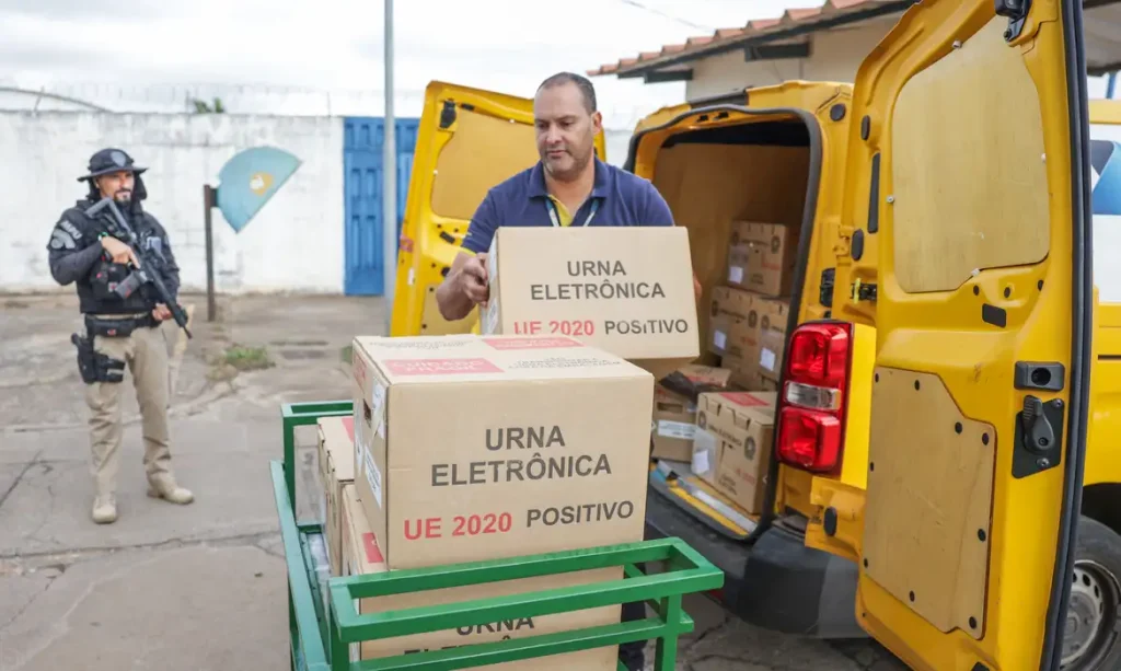 Forças Armadas mobilizam 25 mil militares para o segundo turno Forças Armadas mobilizam 25 mil militares para o segundo turno
