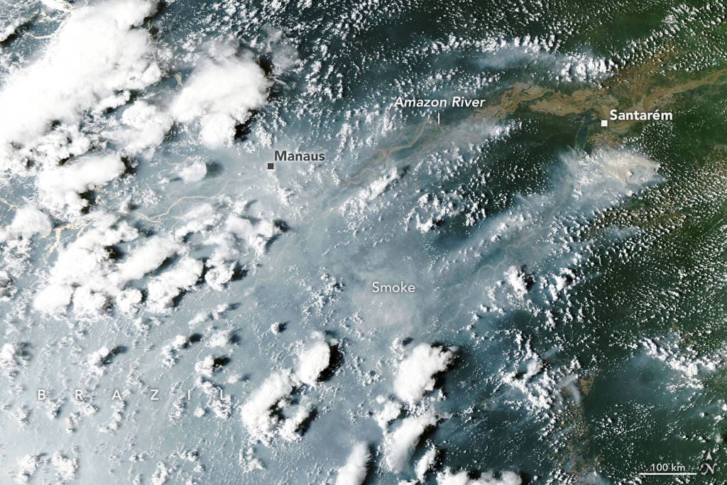 Fumaça impede voos de aviões que combatem incêndios florestais no AM Fumaça impede voos de aviões que combatem incêndios florestais no AM