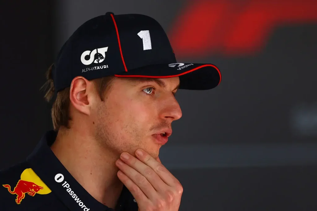 Max Verstappen conquista primeira vitória da carreira no GP de Singapura Max Verstappen conquista primeira vitória da carreira no GP de Singapura