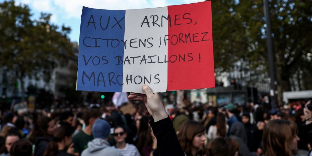 Protestos na França começam sob forte esquema de segurança Protestos na França começam sob forte esquema de segurança