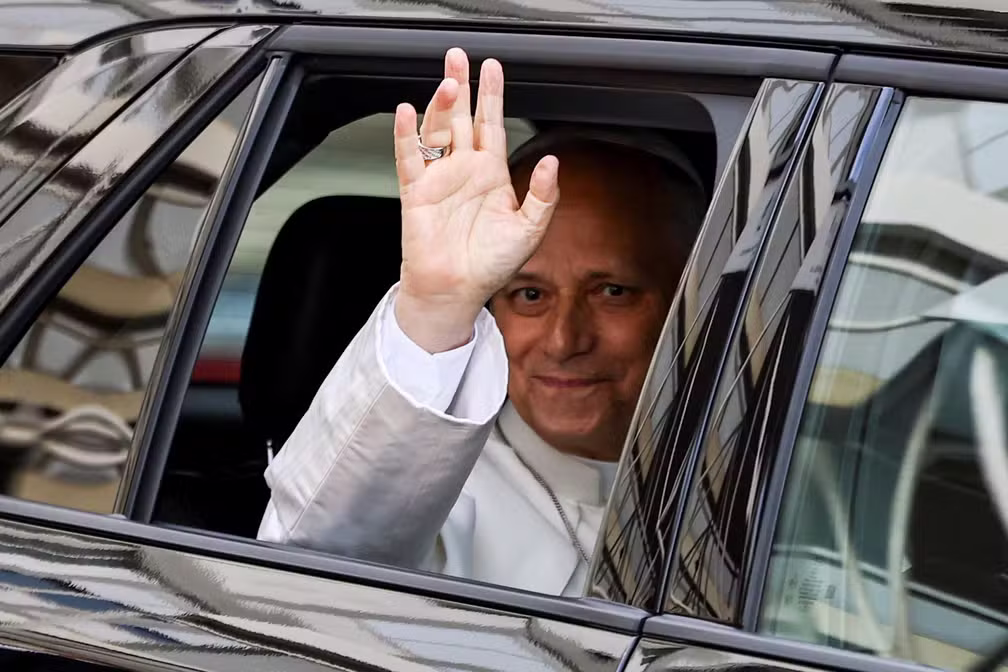 Papa Leão XIV recebe alta após cirurgia para tratar câncer de pulmão Papa Leão XIV recebe alta após cirurgia para tratar câncer de pulmão