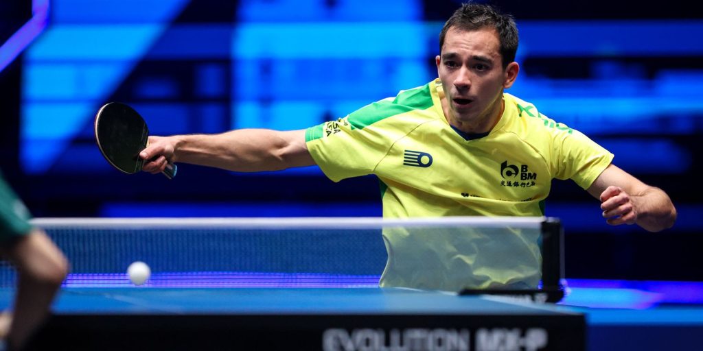 Após 2 vitórias, Calderano encara alemão nesta quinta no China Smash Após 2 vitórias, Calderano encara alemão nesta quinta no China Smash
