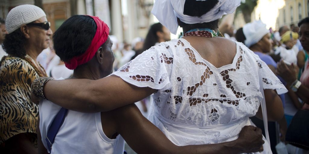 Ataques a símbolos religiosos reacendem debate sobre intolerância Ataques a símbolos religiosos reacendem debate sobre intolerância
