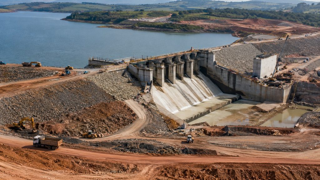 São Paulo prepara R$ 29 bilhões contra enchentes e secas: duas barragens vão guardar 85 bilhões de litros e 181 medidas entram no plano de construção, mas nem todas as obras começaram