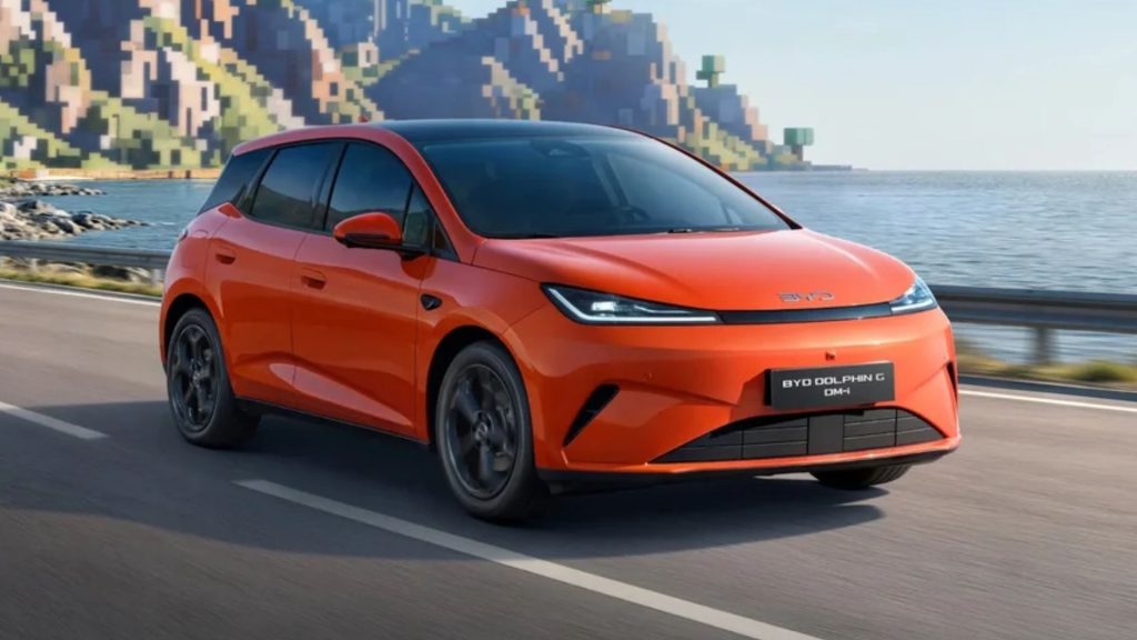 BYD prepara Dolphin G híbrido flex para 2027 e promete o menor preço entre híbridos no Brasil, mas valor oficial ainda não foi divulgado pela fabricante para o mercado nacional
