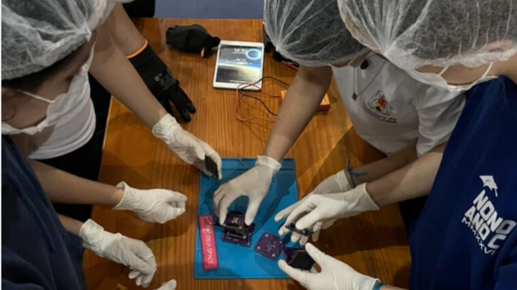 Do Brasil para o espaço: 100 estudantes de Sorocaba e Fortaleza desenvolvem dois satélites que vão embarcar em missão da SpaceX em novembro de 2026