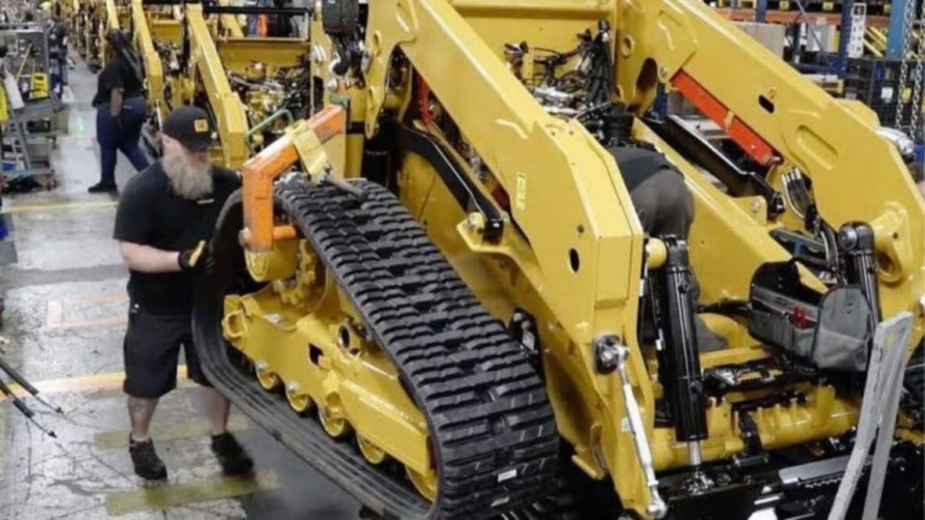 Caterpillar anuncia fábrica de R$ 5,5 bilhões nos EUA, cria mais de 1.950 empregos com salários médios de R$ 360 mil por ano e aposta em robótica e automação