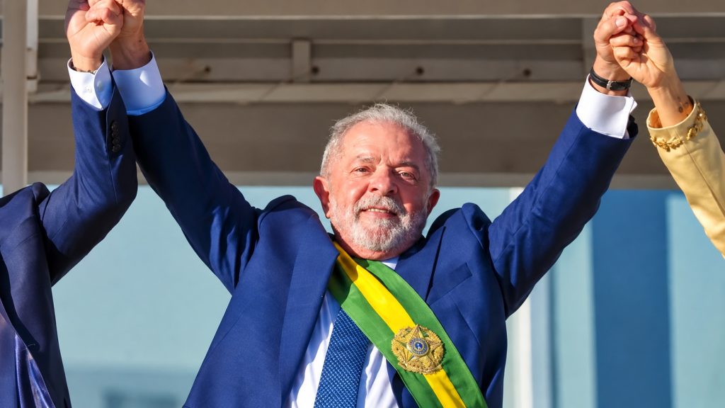 Após 32 anos com posse presidencial em 1º de janeiro, Brasil muda calendário em 2027: presidente assume dia 5 e governadores tomam posse em 6 de janeiro