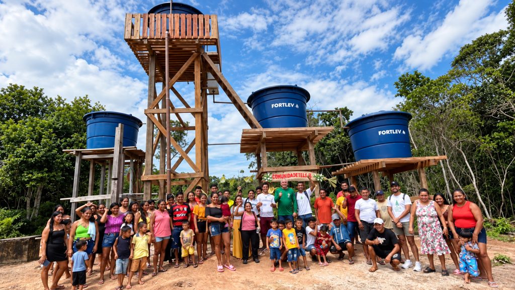 Amazônia: aldeia que percorria até 20 km em busca de água instala bombas solares para abastecer 36 famílias e recebe 70 kits de energia enquanto se prepara para outra seca