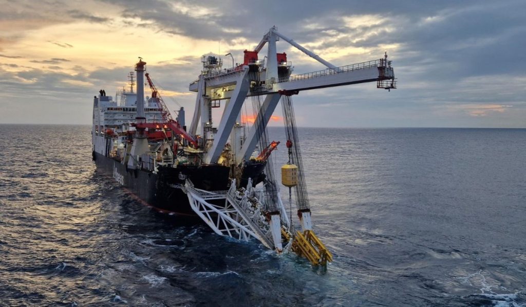 Petrobras avança no Atapu 2 com 143 km de dutos e 19 mil toneladas de aço para conectar 18 poços a até 2.350 metros