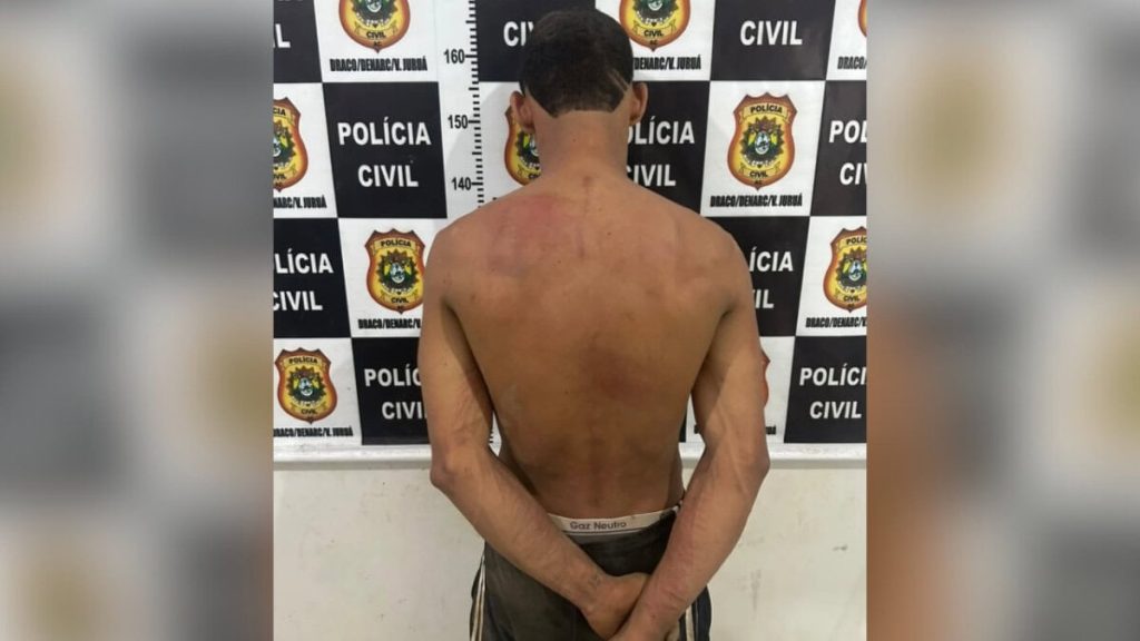 Jovem é preso após ameaçar colocar fogo na casa dos pais em Cruzeiro do Sul