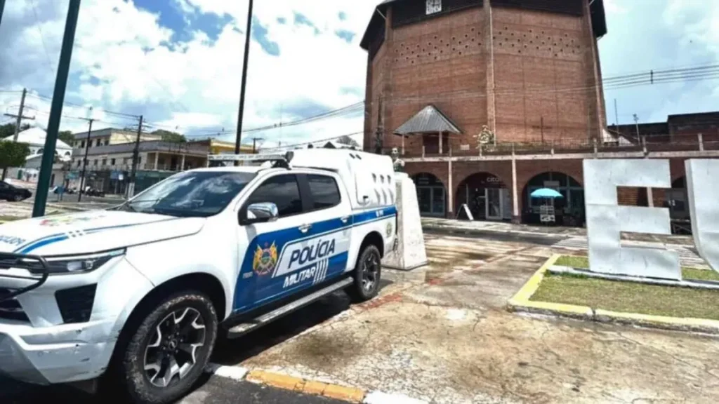 Homem de 47 anos é preso após invadir casa da ex-mulher e descumprir medida protetiva em Cruzeiro do Sul