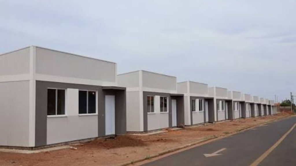 Empresa de Minas monta casas de 51 m² em apenas 48 horas usando paredes fabricadas Empresa de Minas monta casas de 51 m² em apenas 48 horas usando paredes fabricadas