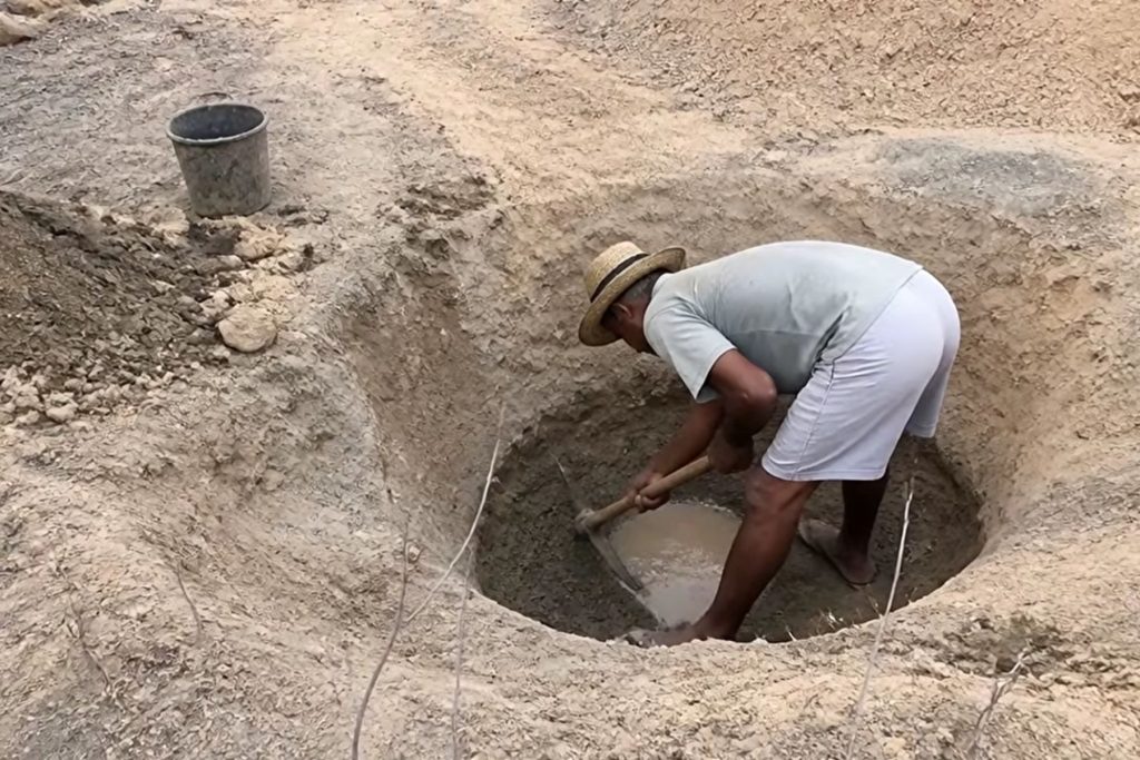 Engenheiro passou dez anos errando no sertão de Pernambuco até retirar o cimento das barragens e mudar a forma de aproveitar a água Engenheiro passou dez anos errando no sertão de Pernambuco até retirar o cimento das barragens e mudar a forma de aproveitar a água