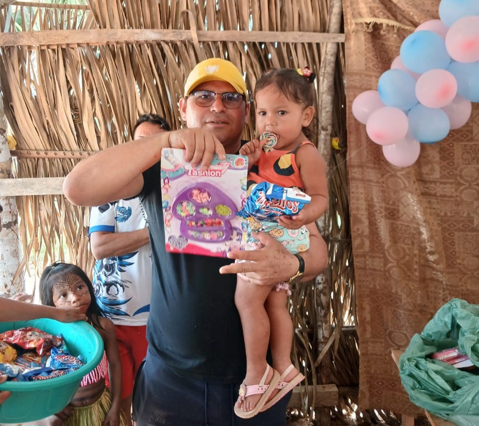 VEREADOR ELILSON TELES PROMOVE AÇÃO SOCIAL DO DIA DAS CRIANÇAS NAS ALDEIAS INDÍGENAS MORADA NOVA E EXTREMA JAMINAWÁ