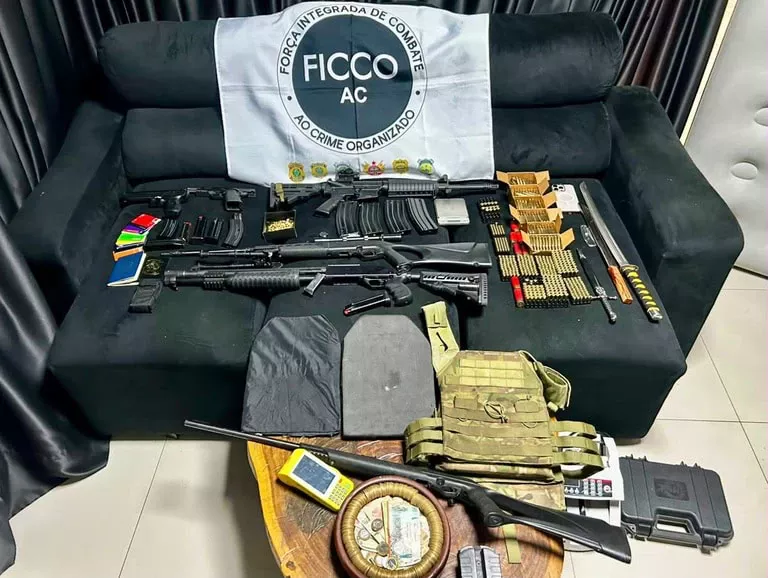 Operação Evasão: Força tarefa desarticula esquema milionário de tráfico e lavagem de dinheiro no Acre e em mais três estados Operação Evasão: Força tarefa desarticula esquema milionário de tráfico e lavagem de dinheiro no Acre e em mais três estados