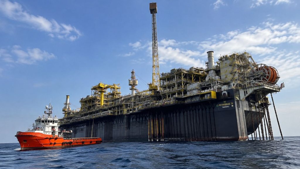 313 mil barris diários da União em agosto: volume recuou no mês, disparou em um ano e revela por que um único campo concentra 75% da parcela federal de petróleo no pré-sal 313 mil barris diários da União em agosto: volume recuou no mês, disparou em um ano e revela por que um único campo concentra 75% da parcela federal de petróleo no pré-sal