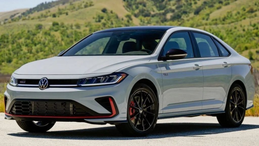 Jetta GLI fica R$ 18,5 mil mais barato em outubro, cai para R$ 239.990 e entrega motor 2.0 turbo de 231 cv, câmbio DSG e desempenho próximo ao Golf GTI