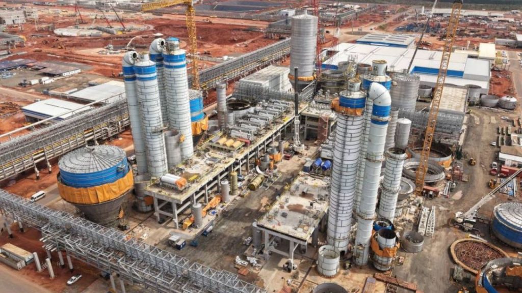 Maior fábrica de celulose do mundo chega a 81% das obras no Brasil, mobiliza mais de 14 mil empregos e prepara produção de 3,5 milhões de toneladas por ano Maior fábrica de celulose do mundo chega a 81% das obras no Brasil, mobiliza mais de 14 mil empregos e prepara produção de 3,5 milhões de toneladas por ano
