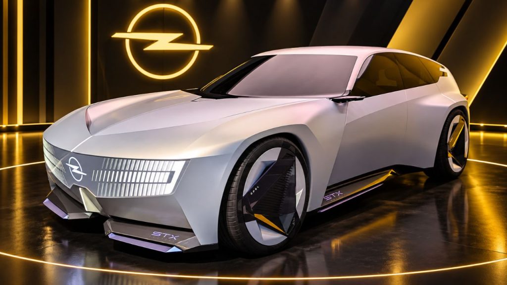 Novo Corsa entra nos planos da Opel em meio à pressão de rivais chineses, enquanto marca confirma próxima geração do Astra e promete continuar investindo em peruas e SUVs compactos Novo Corsa entra nos planos da Opel em meio à pressão de rivais chineses, enquanto marca confirma próxima geração do Astra e promete continuar investindo em peruas e SUVs compactos