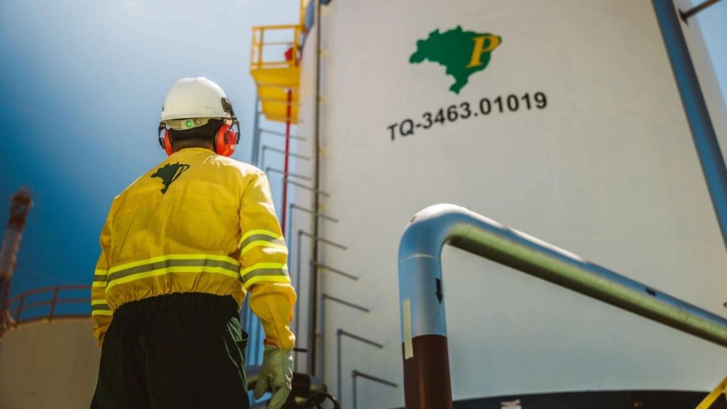 PetroReconcavo abre vaga de emprego onshore na Bahia para auxiliar de operação de sonda com ensino médio completo, participação nos lucros, plano de saúde e auxílio-educação PetroReconcavo abre vaga de emprego onshore na Bahia para auxiliar de operação de sonda com ensino médio completo, participação nos lucros, plano de saúde e auxílio-educação