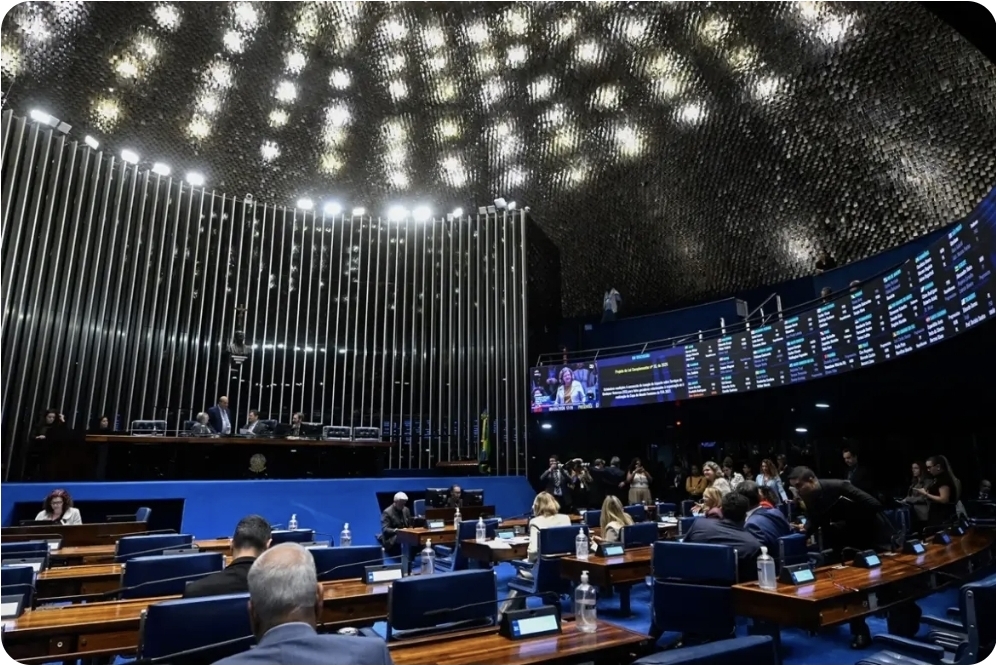 Senado aprova fim da escala 6×1 no Brasil