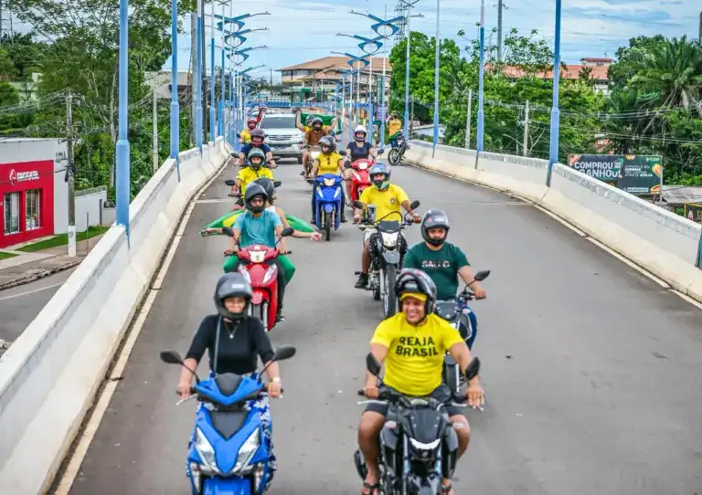 Carreata e motociata em apoio a Flávio Bolsonaro ocorrem neste sábado em Rio Branco Carreata e motociata em apoio a Flávio Bolsonaro ocorrem neste sábado em Rio Branco
